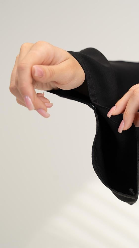 عباية بياقة عالية