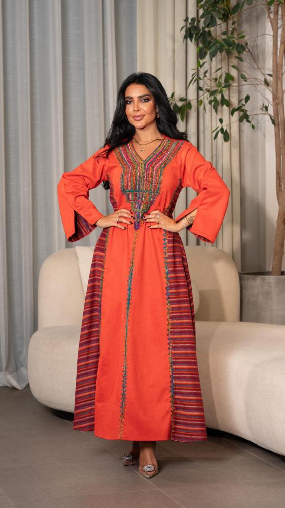 جلابية شتوية بلون برتقالي مطرزة