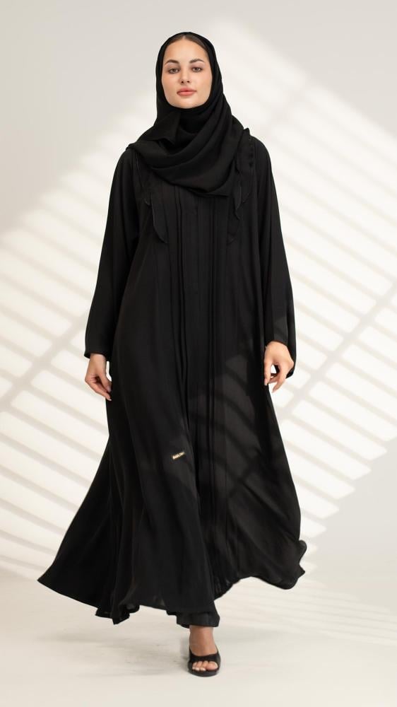 عباية بياقة عالية