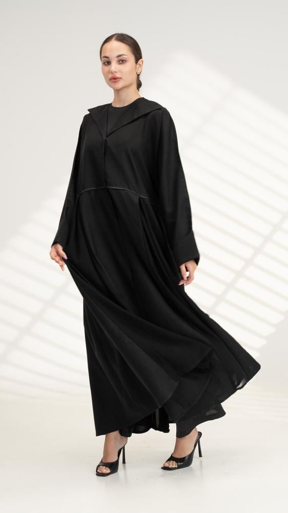 عباية بياقة رسمية وكسرات