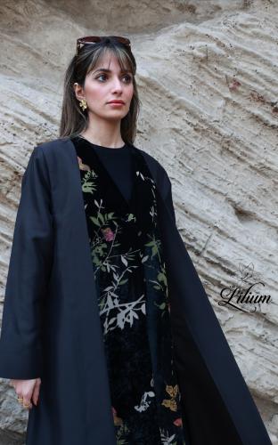 Balck Carnation (زهرة القرنفل)