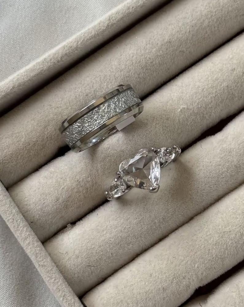 لك وله | خواتم محفورة من الداخل