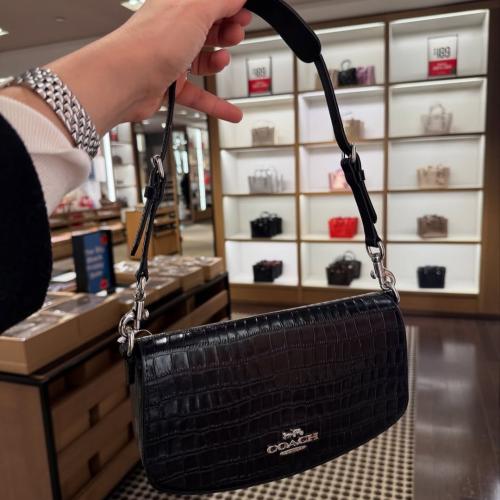 Andrea Shoulder Bag