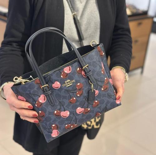 Mollie Tote 25 In Signature Canvas