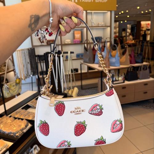 Teri Shoulder Bag