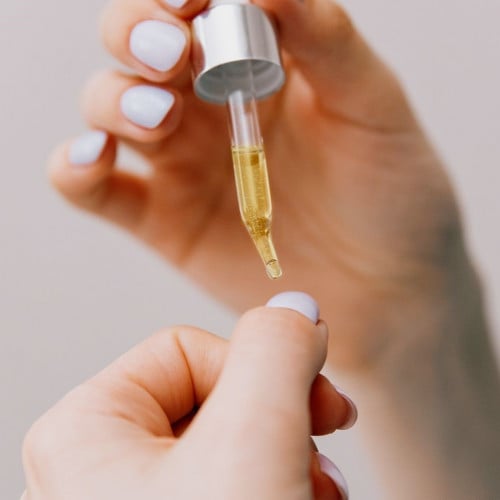 أهمية ترطيب الأظافر ..