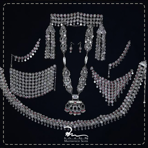 اطقم تراثية سعودية فاخرة