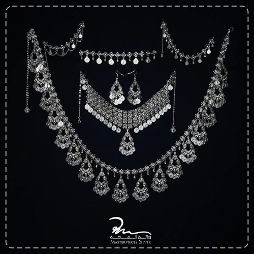 اطقم تراثية سعودية فاخرة فضية