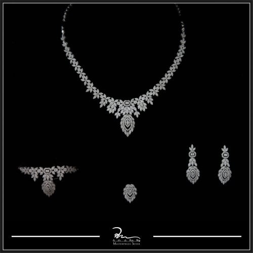 طقم نسائي فضة الافراح