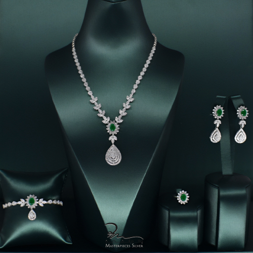 طقم زركون وفضة لامع للسهرات