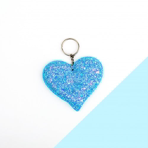 تعليقة قليتر على شكل قلب ازرق