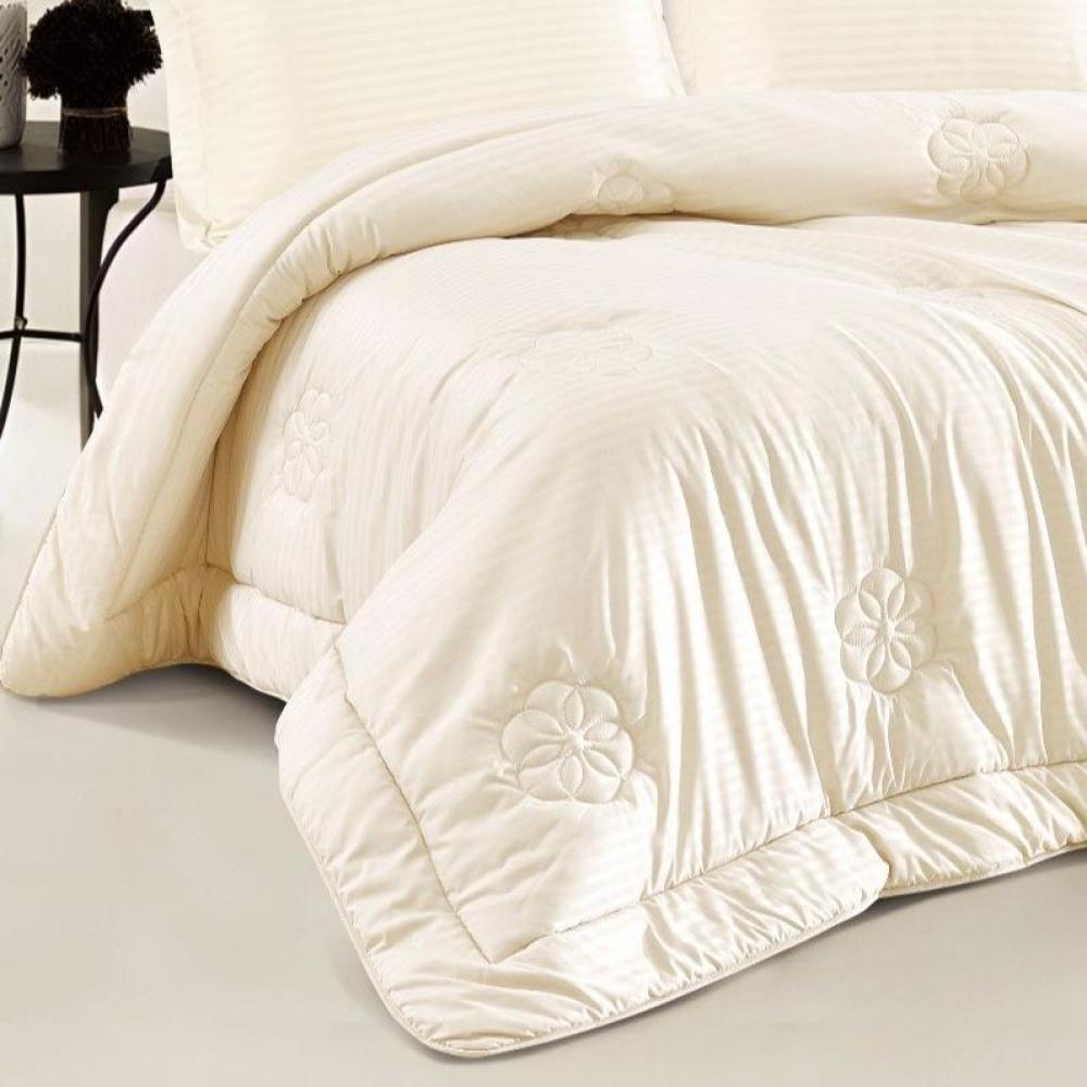 طقم نفر ونصف 4 قطع كريما 03