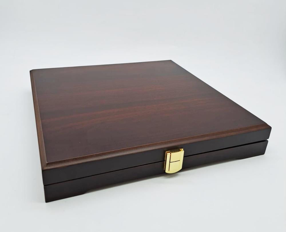 درع صحن خشبي دائري مع سنابل