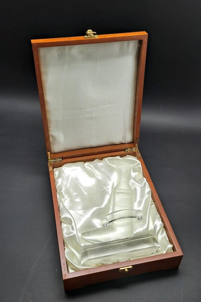 مجسم خنجر كريستال