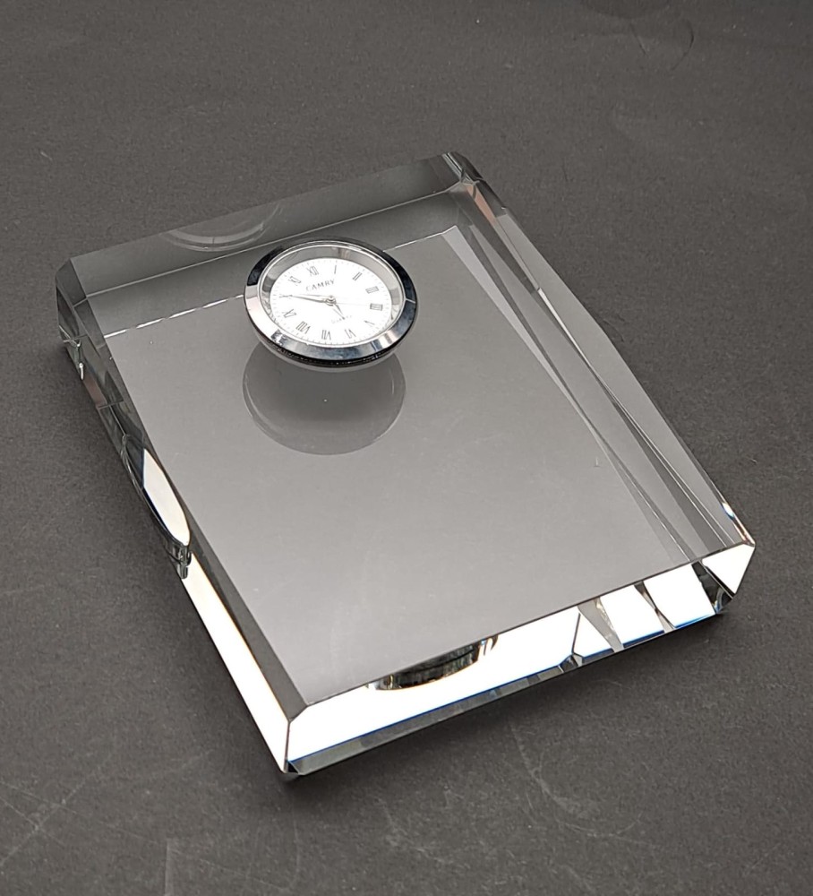 ساعة كريستال