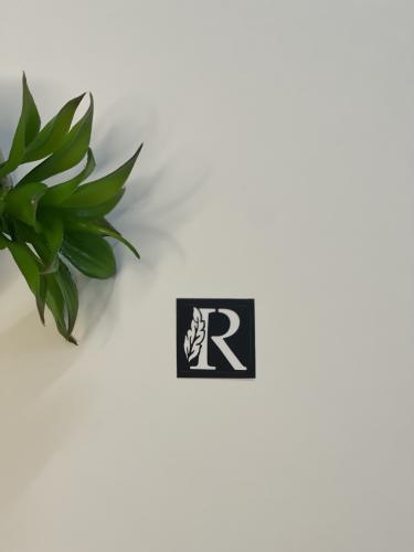 طبعة تاتو حرف R