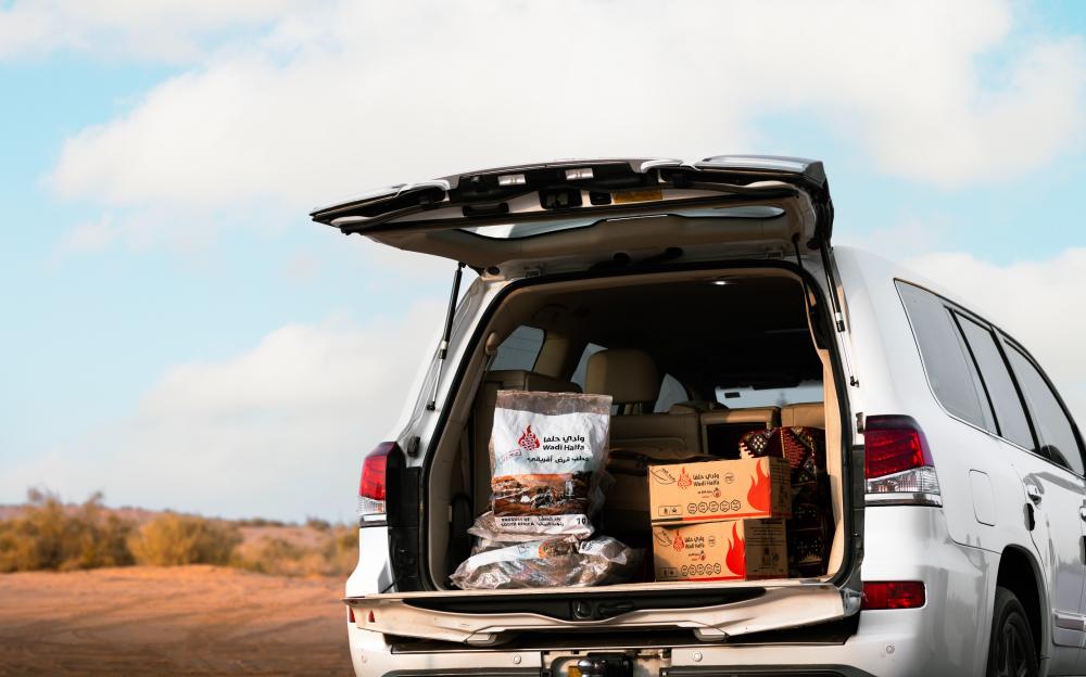 دليل وادي حلفا للشتاء: سر الدفء النظيف (حطب القرض) والشواء المثالي (الفحم السداسي)