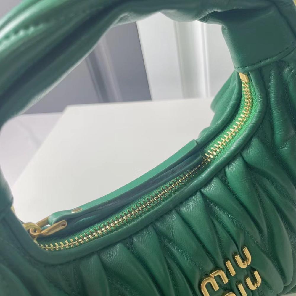 شنطه miu miu