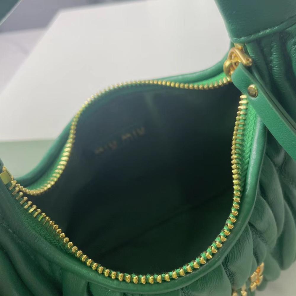 شنطه miu miu
