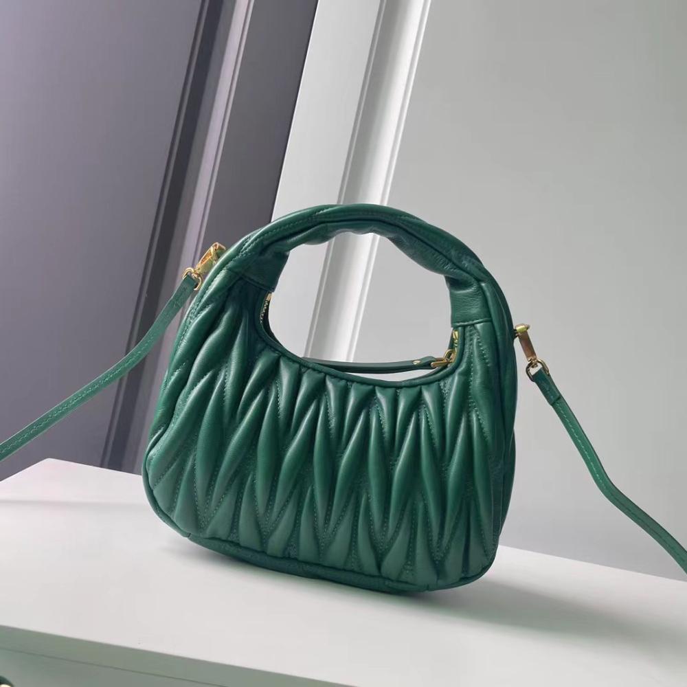 شنطه miu miu