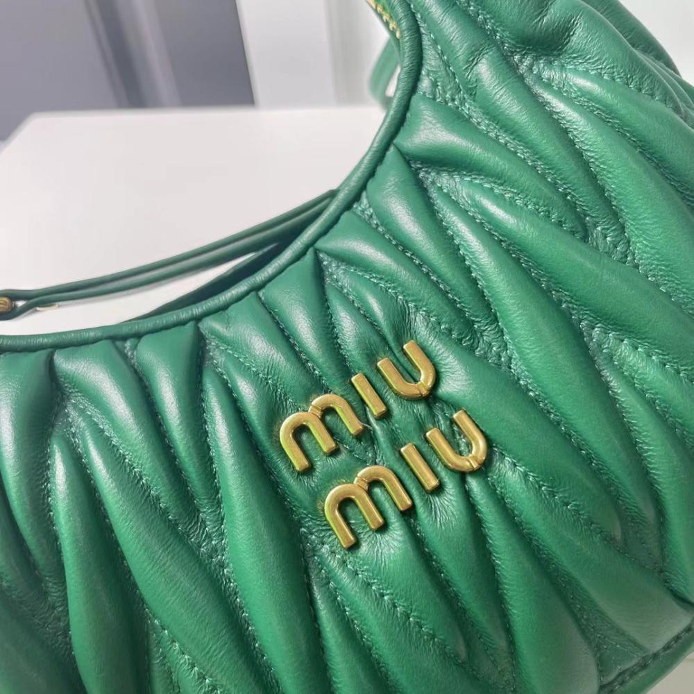 شنطه miu miu