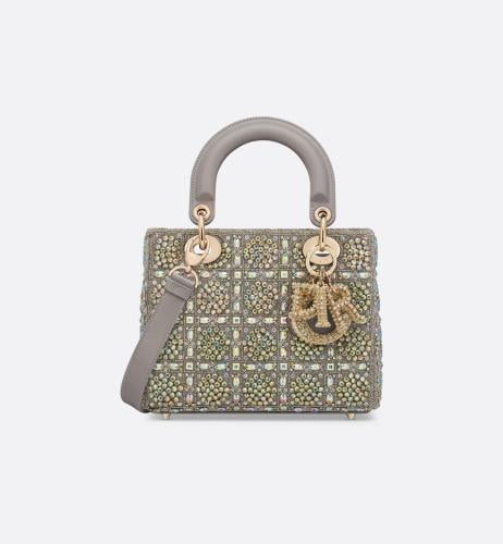 Small Lady Dior Bag ليدي ديور الصغيرة