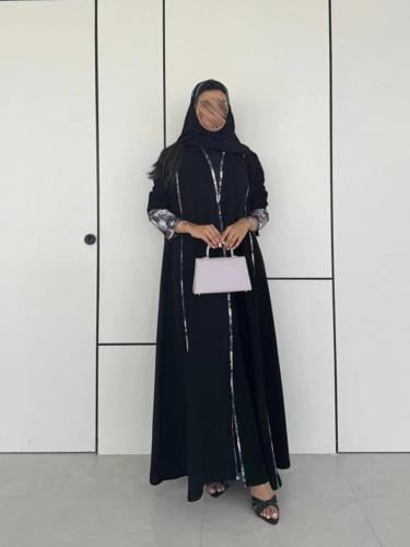 عباية بأكمام طويلة