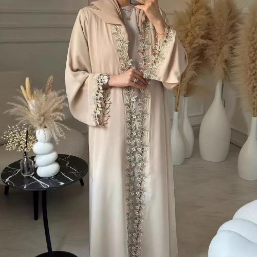 عباءة دبي الأنيقة
