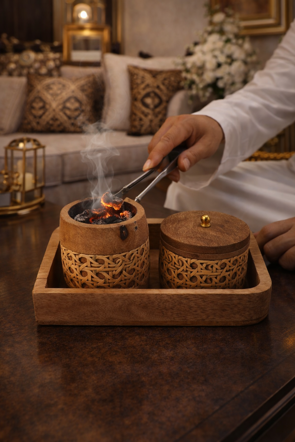 مبخرة  هنديه خشب فاخرة مع صينية – تصميم تراثي أنيق للمجلس