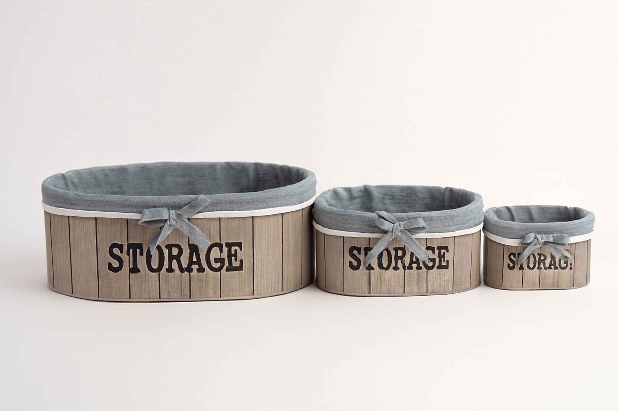 طقم سلال تخزين خشبية مبطّنة بالقماش بتصميم أنيق وبسيط، مناسبة للاستخدام المنزلي 3 قطع