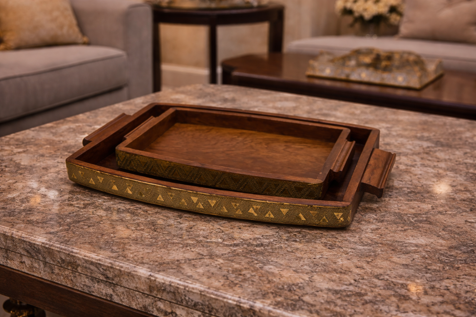 طقم صواني خشب هندي  فخم بتصميم تراثي حفر ذهبي انيق– لمسة أناقة للضيافة