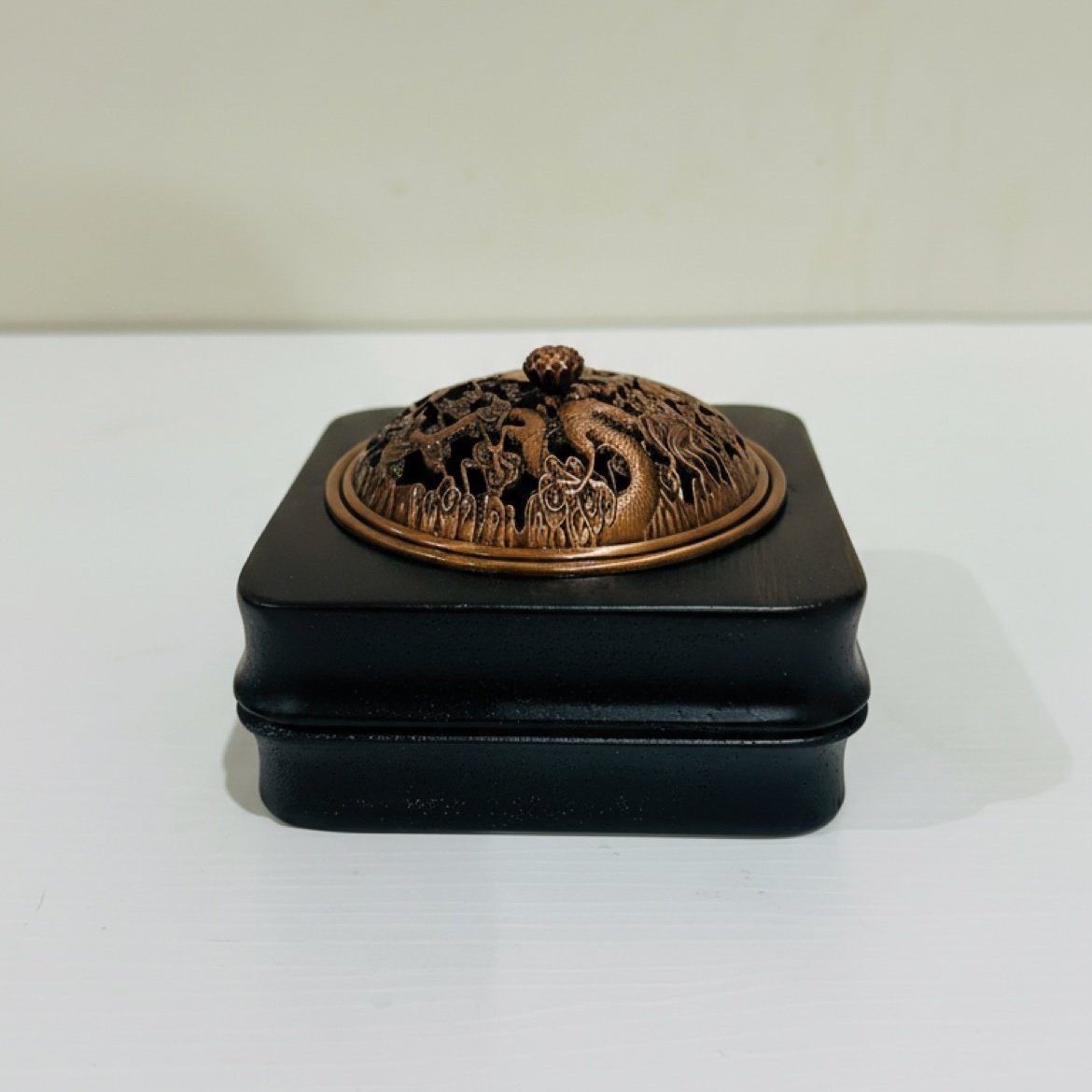 فواحه خشبية بغطاء نحاسي وتصميم ابداعي