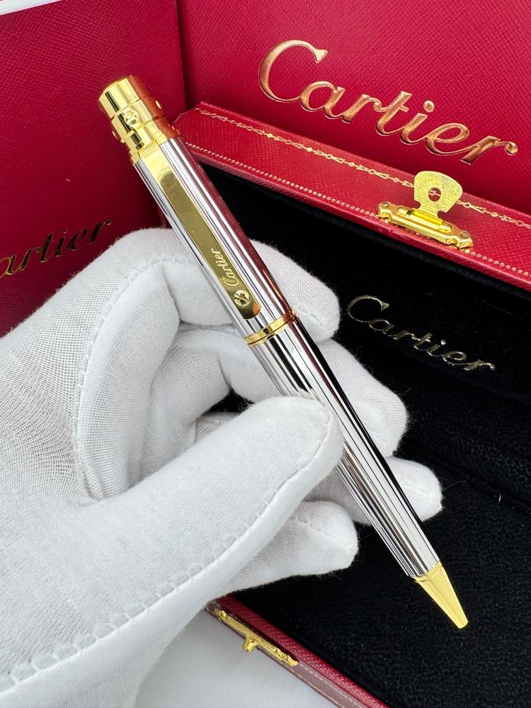 قلم كارتير بلمسة ذهبية مميزة