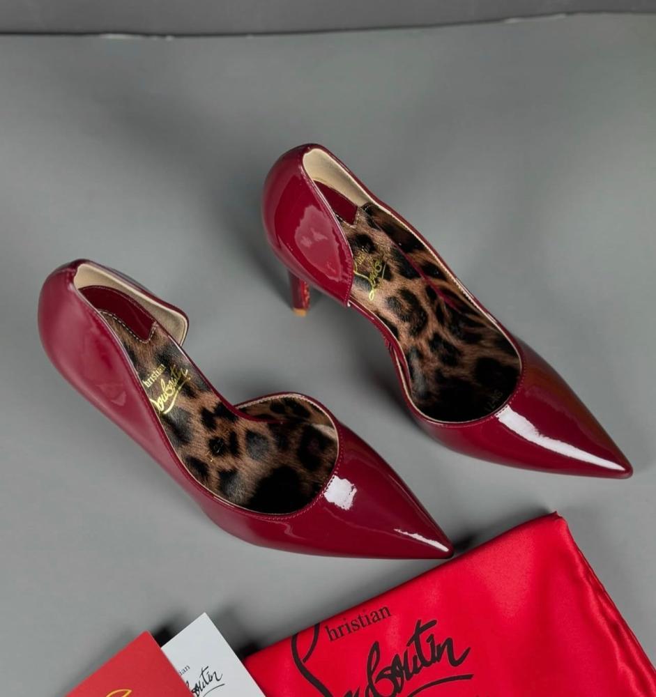 حذاء لوبوتان