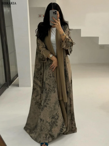 عبايات مفتوحة
