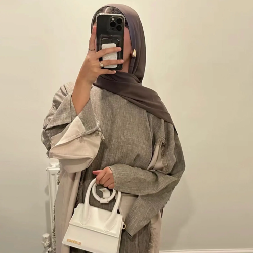 عباية بأكمام شرابة