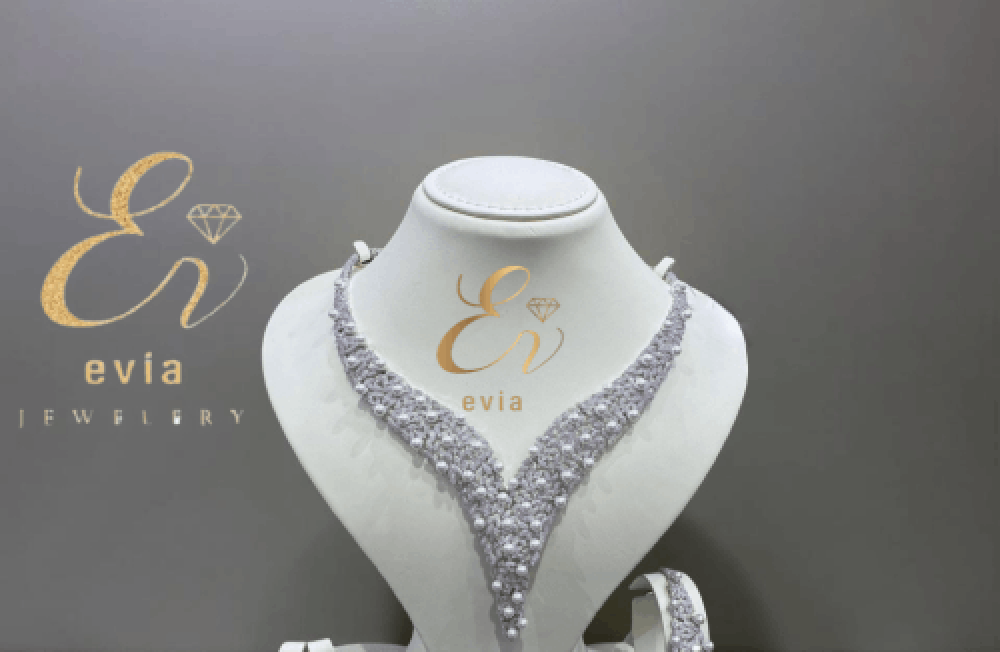 أفضل 5 أسباب لاقتناء طقم لؤلؤ أنيق في خزانتك الآن