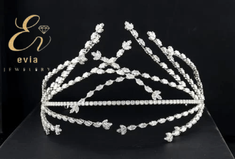 دليلك لاختيار أفضل تاج كريستال لعروس 2026 - إطلالة ملكية