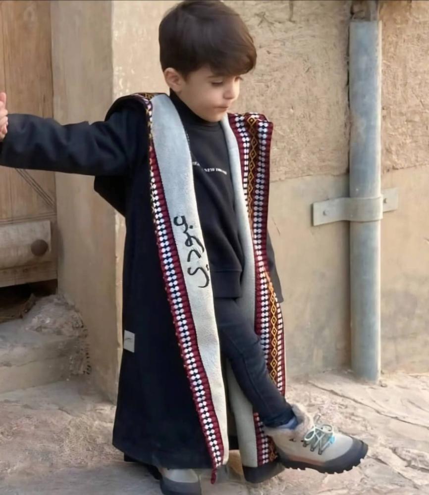 جاكت شتوي اطفال مع كتابه