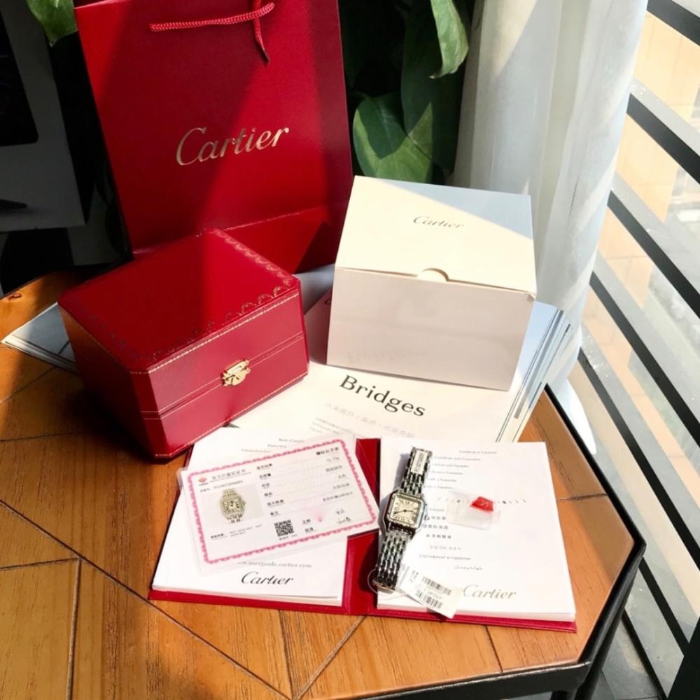 Cartier Panthère watch set with diamonds and integrated stainless stee