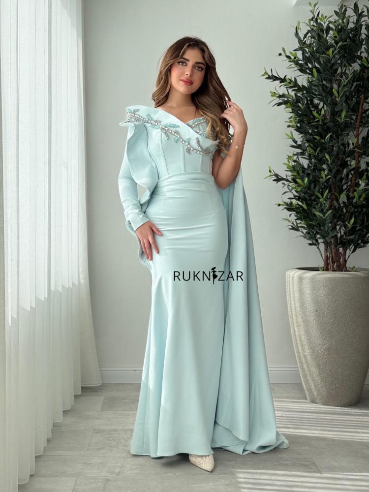 فستان باربي سماوي بتفاصيل ملكية ساحرة