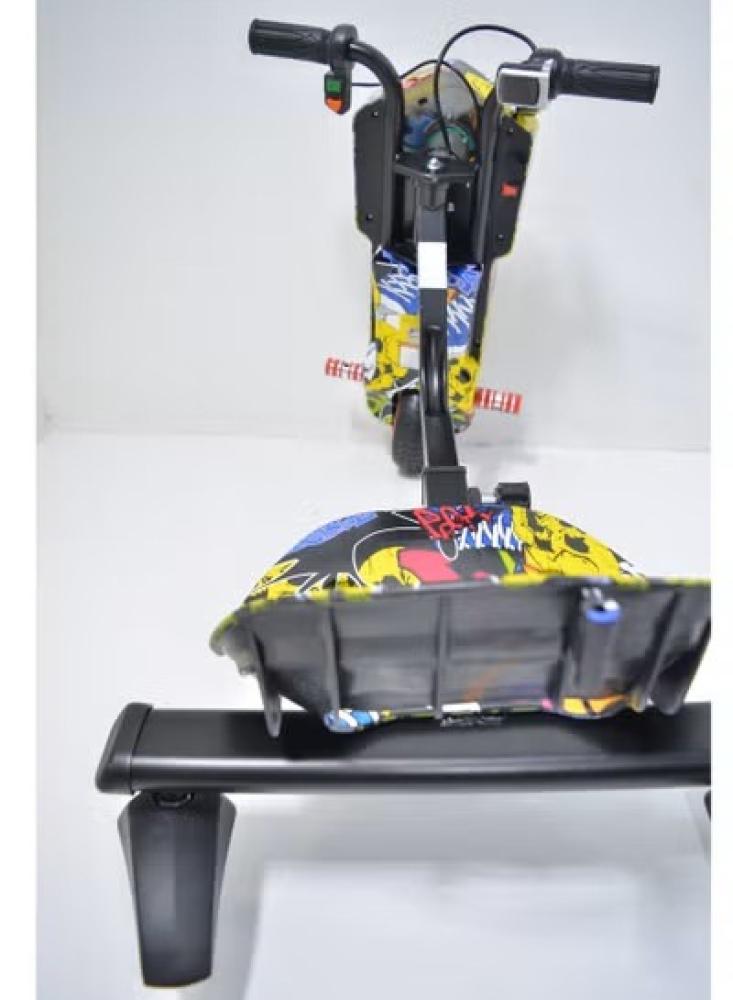 اسكوتر درفت كهربائي 36 فولت للأطفال، تصميم جذاب وآمن مع خوذة وأطقم حماية مرفقة يتميز برسومات .