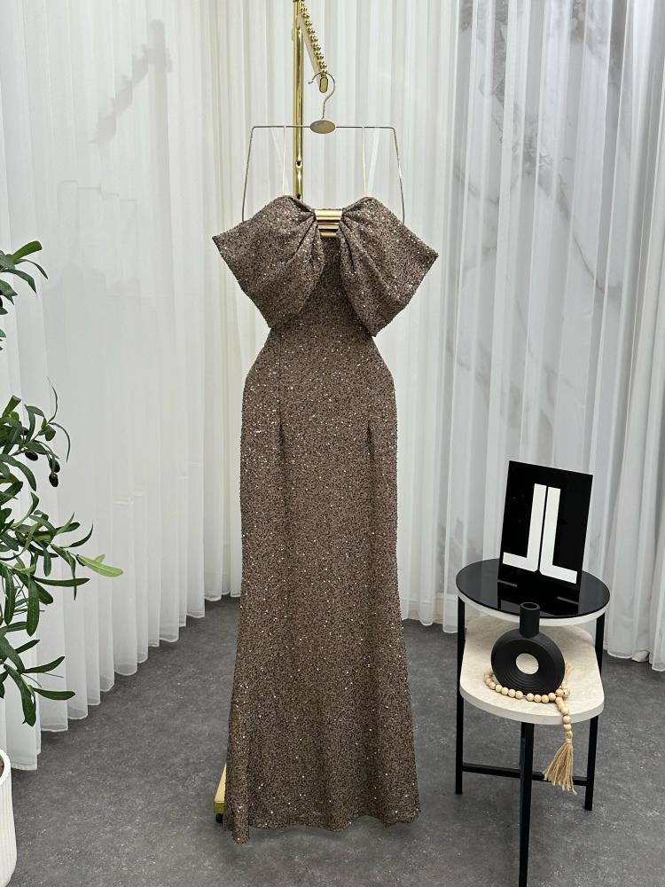 فستان سهرة ترتر بكتف مكشوف طويل