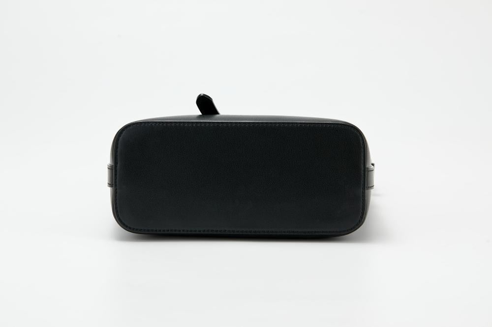 شنطة كتف نسائية