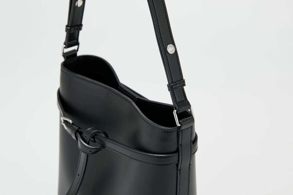 شنطة كتف نسائية