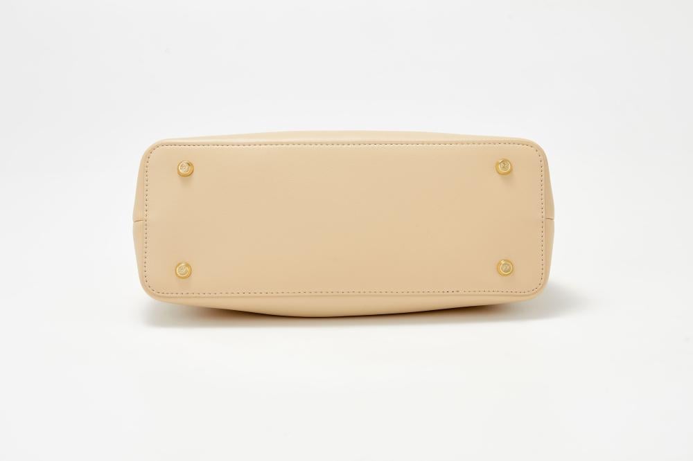 شنطة نسائية فاخرة