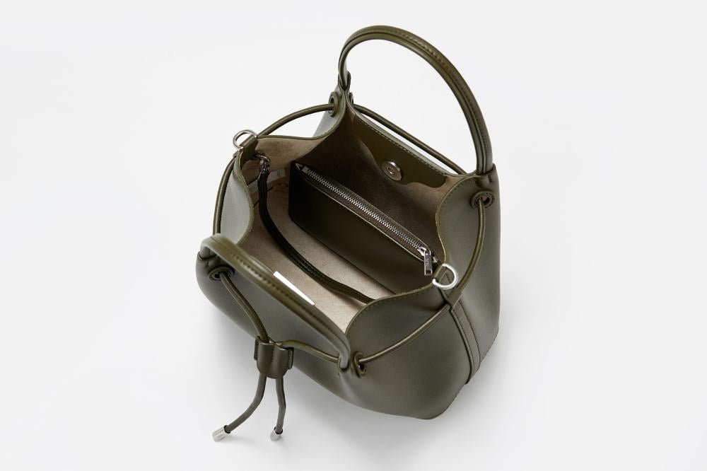 شنط كتف كبيره