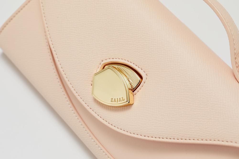 حقيبة كلاتش