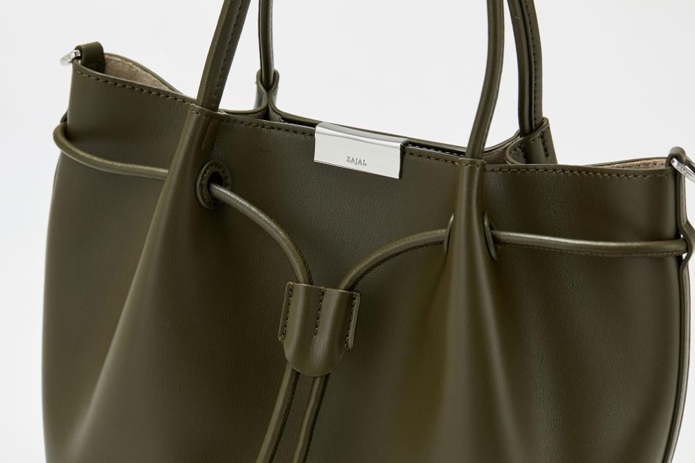 شنط كتف كبيره