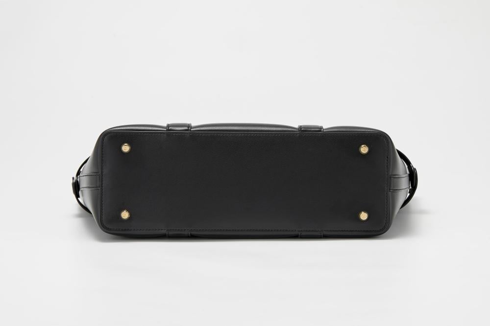 شنطة نسائية فاخرة